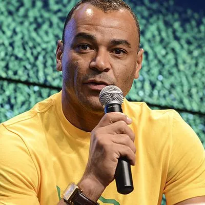 Cafu culpa resultados da Seleção para o distanciamento dos brasileiros