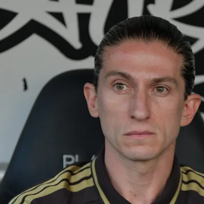 Filipe Luís pode fechar com Besiktas e proposta está na mesa