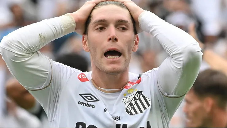 Camisa 32 vem jogando muito - Foto: Jota Erre/AGIF.