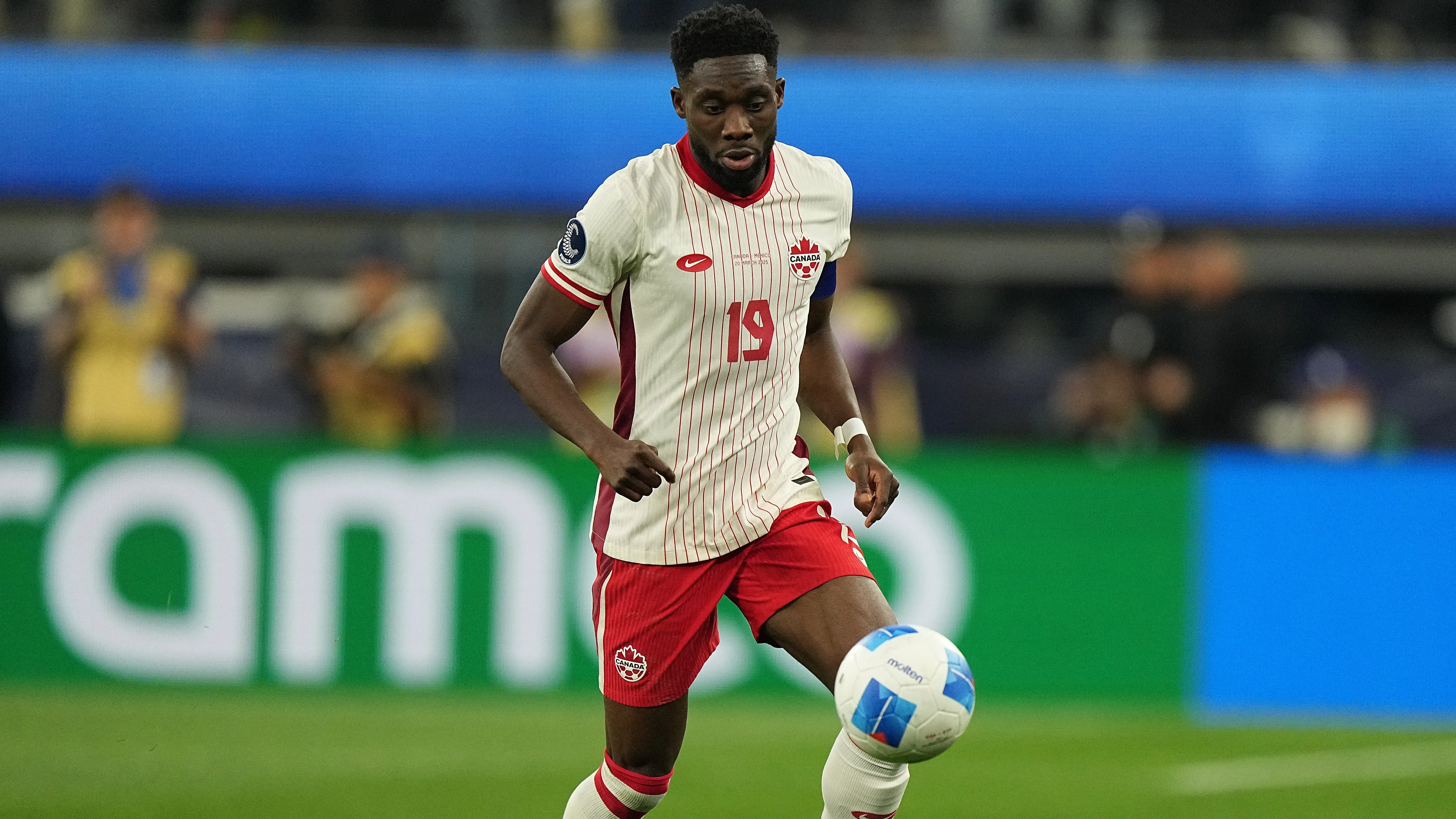 Alphonso Davies - Canadá. Foto: Michael Owens/Getty Images