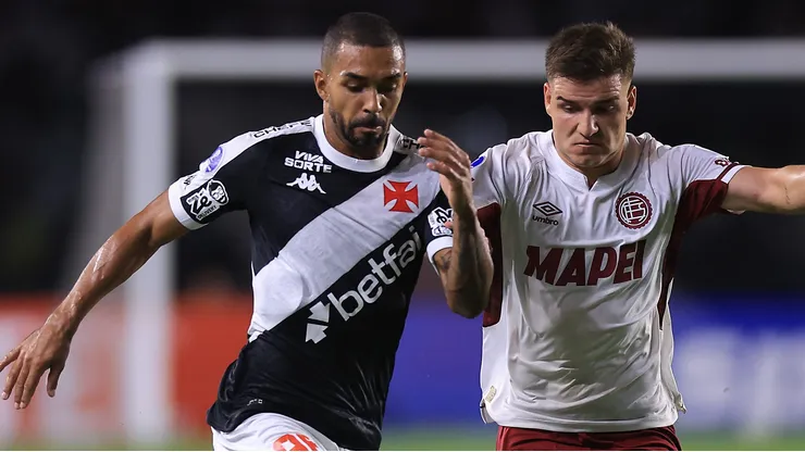 Vasco possui cinco vitórias nos últimos dez jogos em casa contra argentinos (Photo by Buda Mendes)