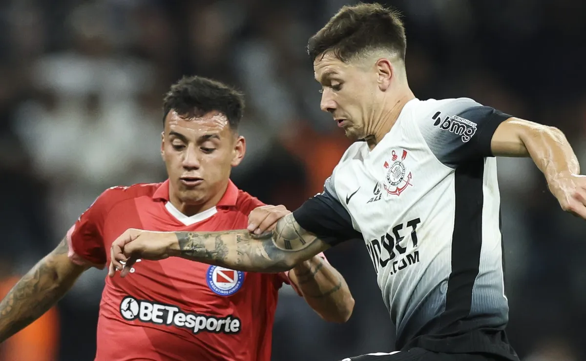 Corinthians venceu apenas quatro dos últimos dez jogos oficiais em casa contra times argentinos
