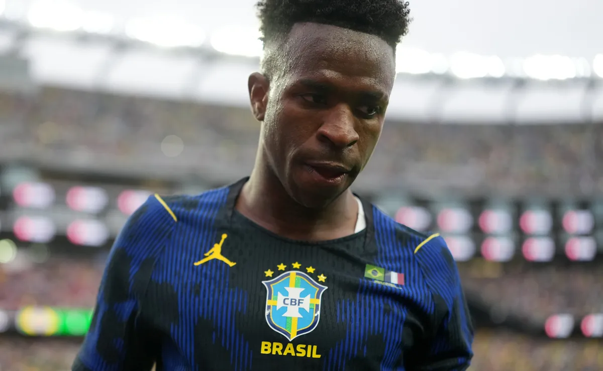 Vinicius Júnior continua sendo o melhor brasileiro atuando fora do país