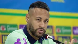 Neymar em coletiva de imprensa no Brasil.
