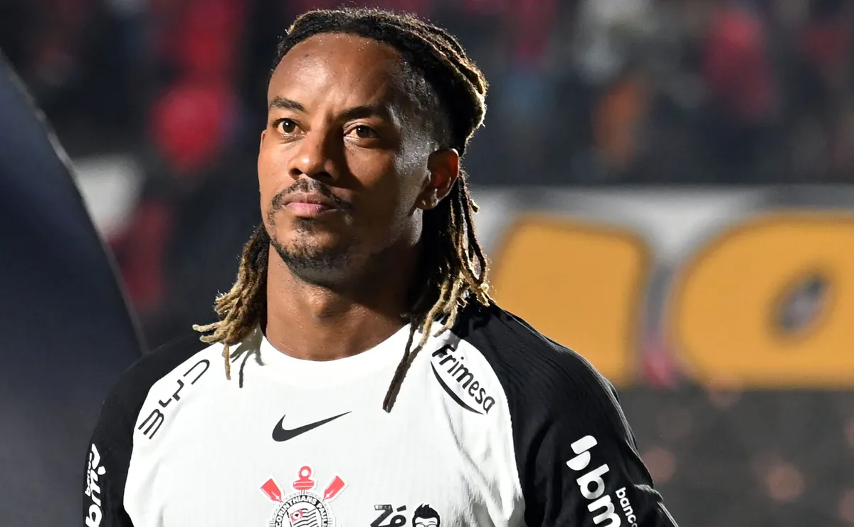 Com marca histórica alcançada, André Carrillo amplia legado construído com a camisa do Corinthians