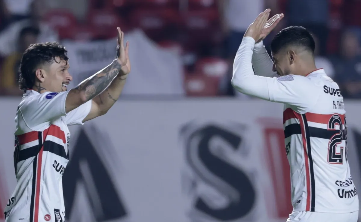 São Paulo derrota o Boston River, mas queda no 2° tempo preocupa Dorival Júnior