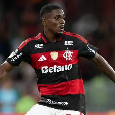 Evertton Araújo quase marca golaço em Flamengo x Cusco