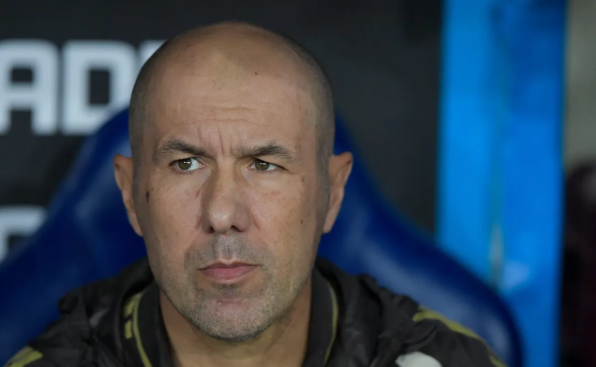 Leonardo Jardim volta a vencer dentro do Maracanã mesmo com a equipe reserva, e ‘vira a chave’