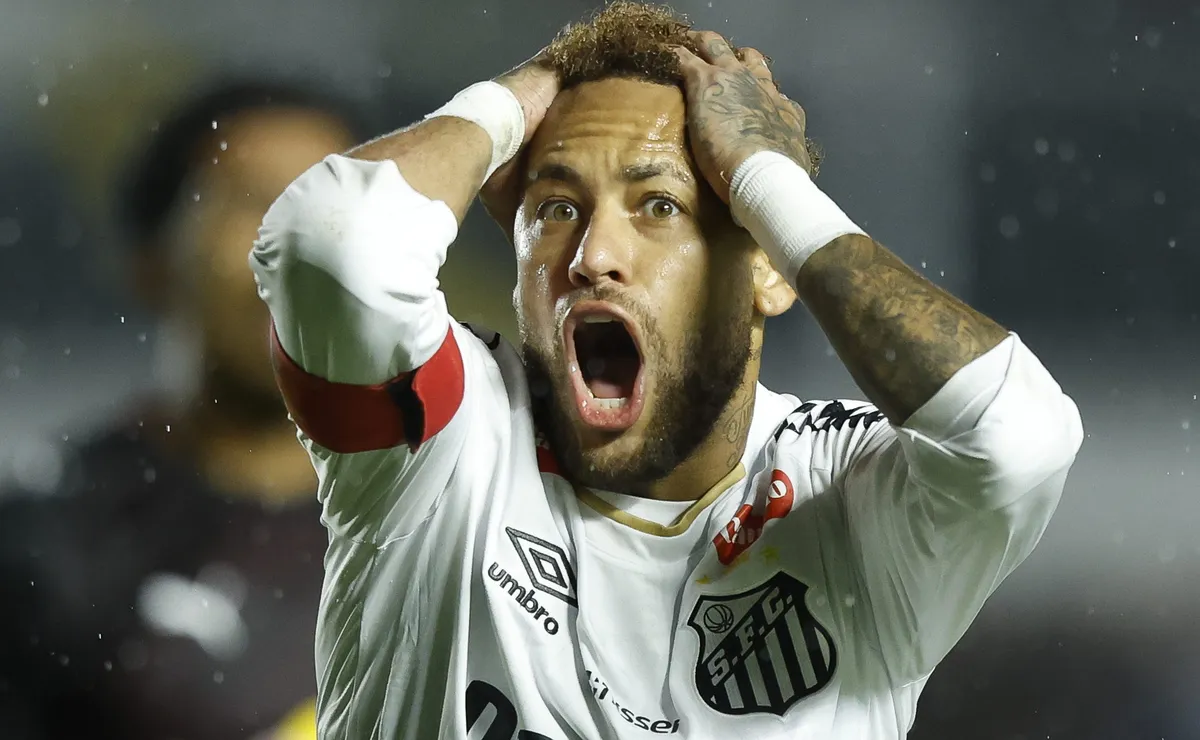 Neymar se incomoda com pergunta sobre lesão na panturrilha: “Problema de quê?”