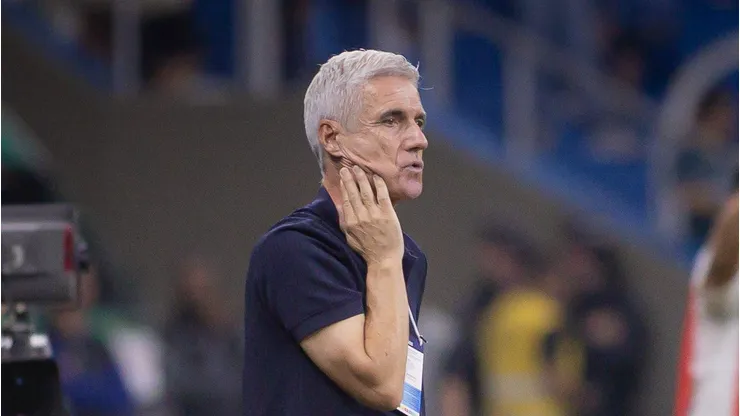 Luis Castro tecnico do Gremio durante partida contra o Deportivo Riestra no estadio Arena do Gremio pelo campeonato Copa Sul-Americana 2026.