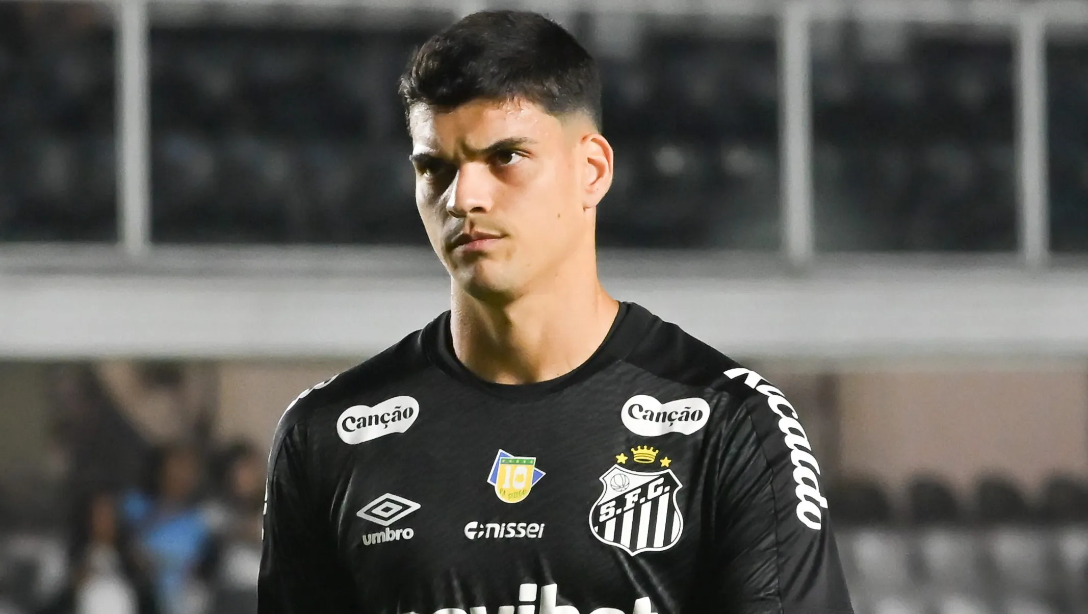 Gabriel Brazão em ação pelo Santos – Foto: Jota Erre/AGIF