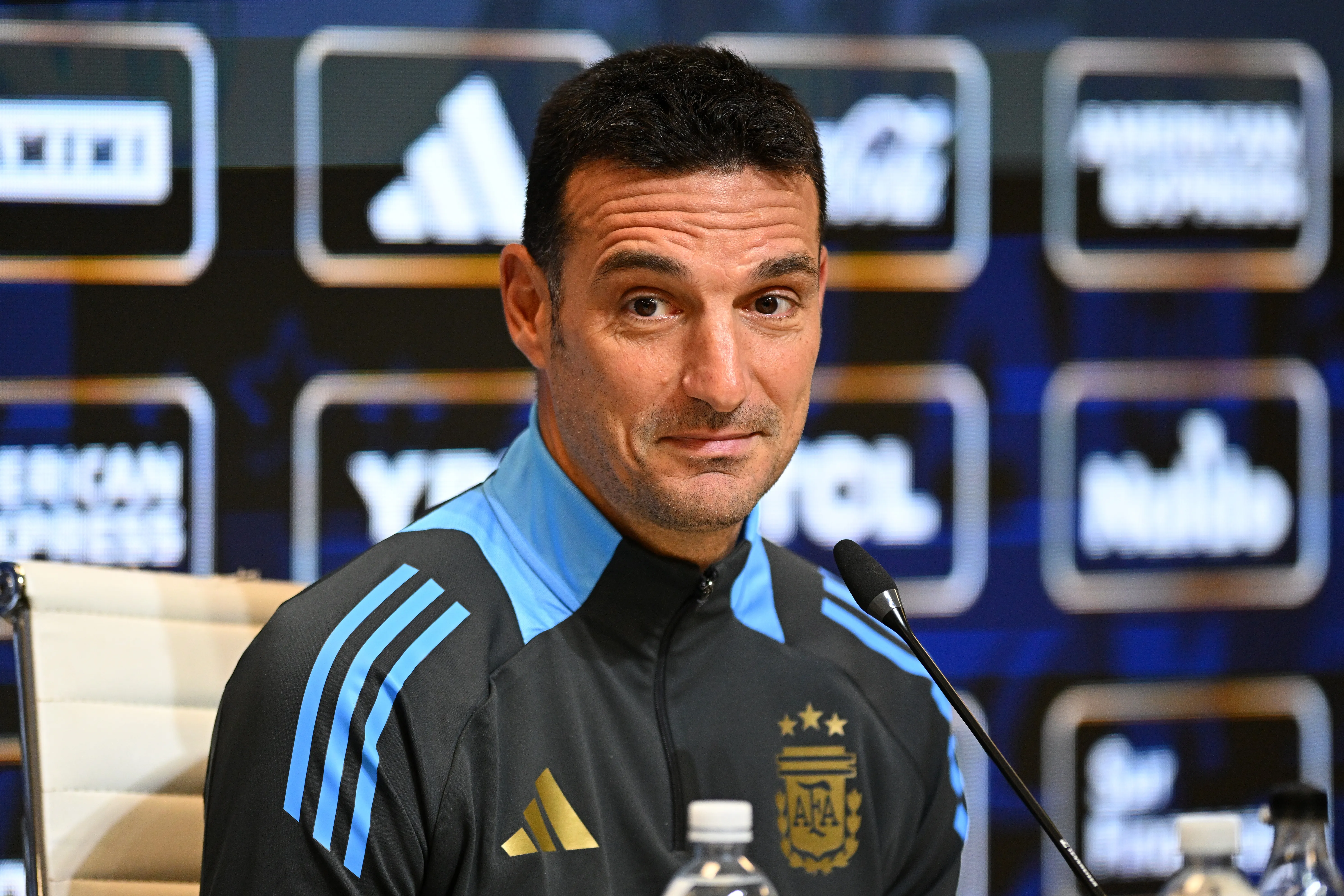 EZEIZA, ARGENTINA – SEPTEMBER 3: Lionel Scaloni Head Coach of Argentina speaks during a press conference at Predio Lionel Andres Messi on September 3, 2025 in Ezeiza, Argentina. Argentina will face Venezuela on September 4th as part of the 2026 FIFA World Cup South American qualifiers. (Photo by Rodrigo Valle/Getty Images)
