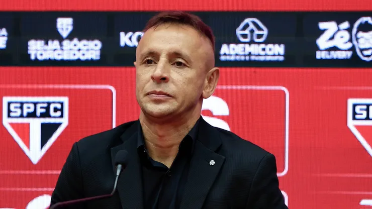 Rafinha novo gerente esportivo do Sao Paulo fala aos jornalistas durante apresentacao oficial em coletiva de imprensa realizada no CT Barra Funda.