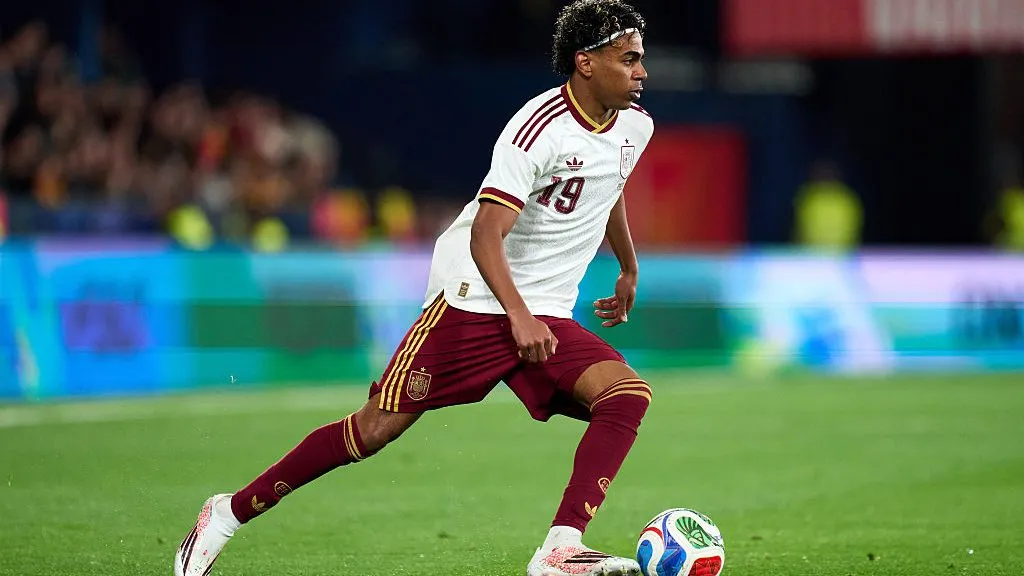 Yamal em ação pela Seleção da Espanha – (Photo by Alex Caparros/Getty Images)