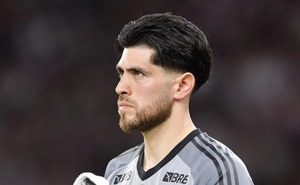 Flamengo pode receber oferta por Rossi se Filipe Luís fechar com Besiktas, afirma imprensa turca