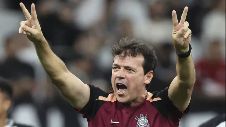 Fernando Diniz quer somar mais uma vitória com o Corinthians.