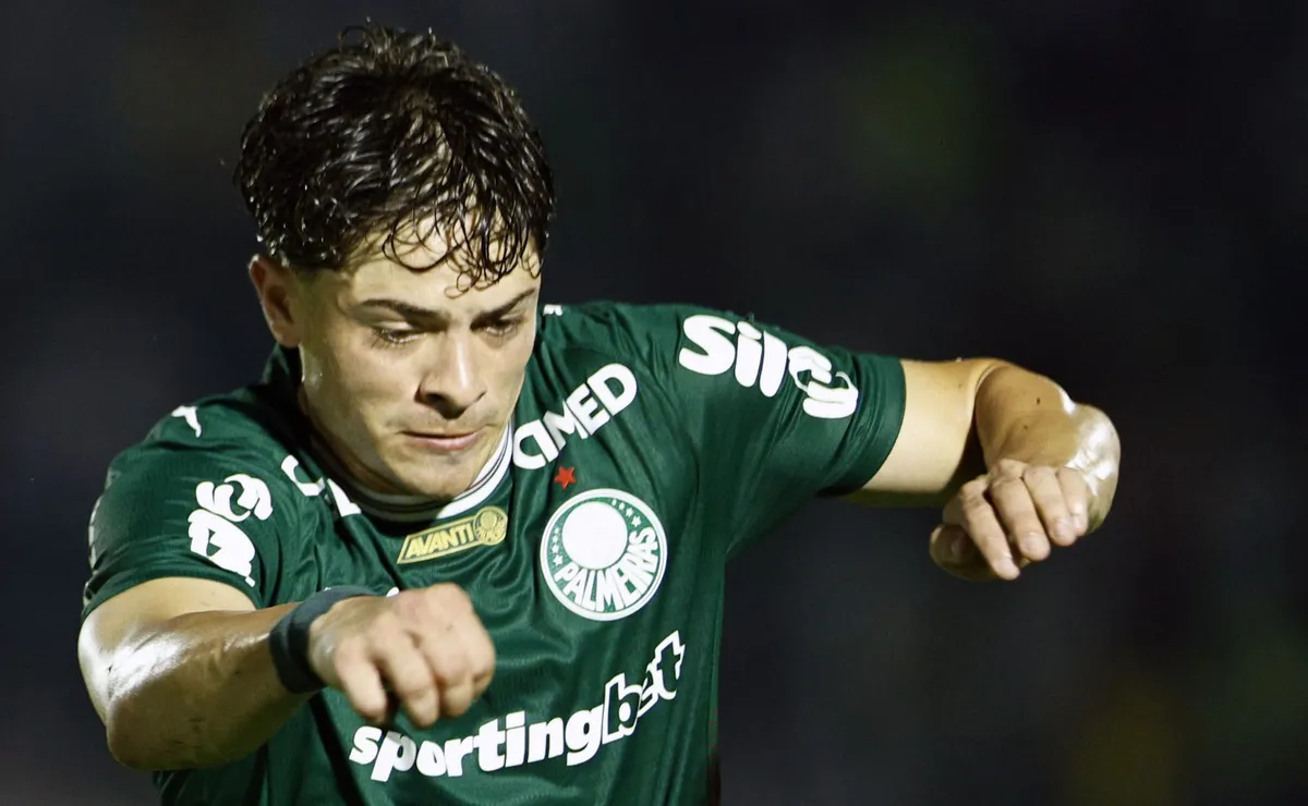Giay é convocado pela Argentina para amistosos antes da Copa do Mundo