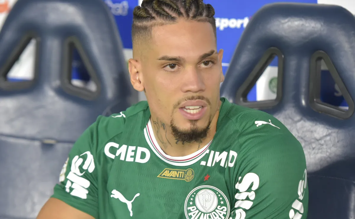 Paulinho deixa boa impressão, mas deve seguir como reserva do Palmeiras