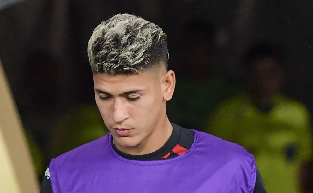 Copa do Mundo pode mudar futuro de Carrascal no Flamengo