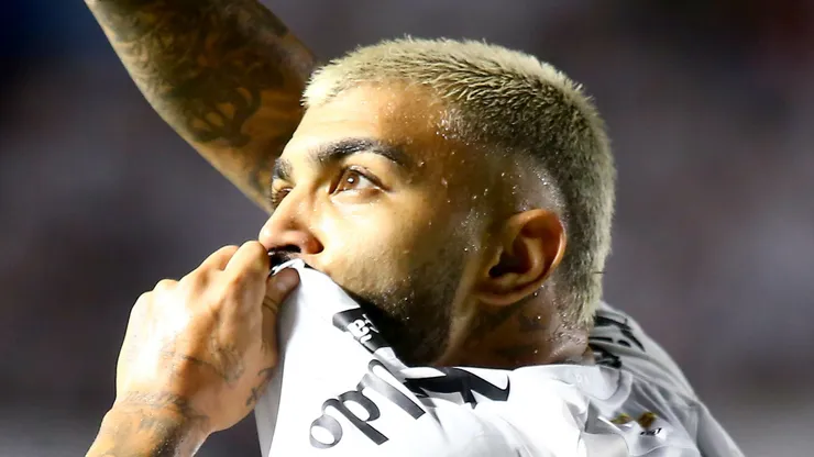 Gabigol jogador do Santos comemora seu gol durante partida contra o Deportivo Cuenca no estadio Vila Belmiro pelo campeonato Copa Sul-Americana 2026. Foto: Mauricio De Souza/AGIF