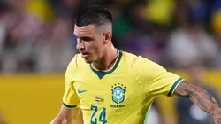 Roger Ibañez atuando pela Seleção Brasileira em amistoso contra a Croácia. (Photo by Rich Storry/Getty Images)