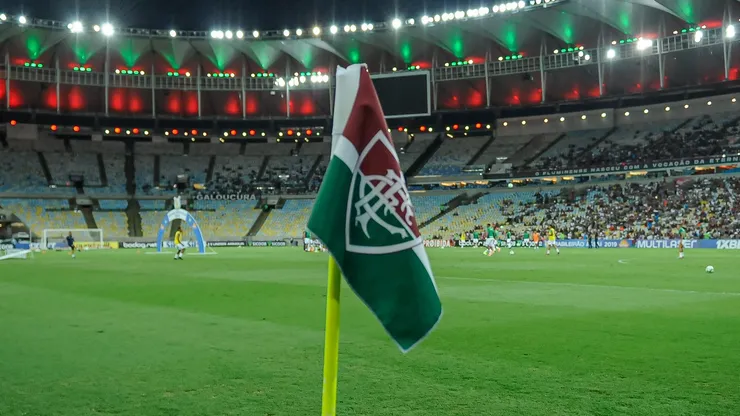 Bandeira Fluminense. Foto: Allan Carvalho/AGIF