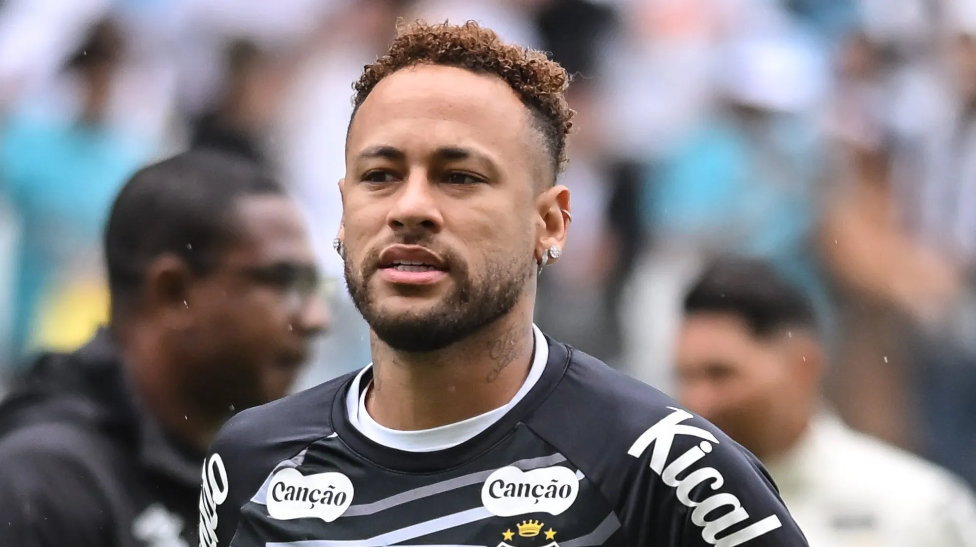 Neymar jogador do Santos durante aquecimento antes da partida contra o Coritiba. Foto: Jota Erre/AGIF
