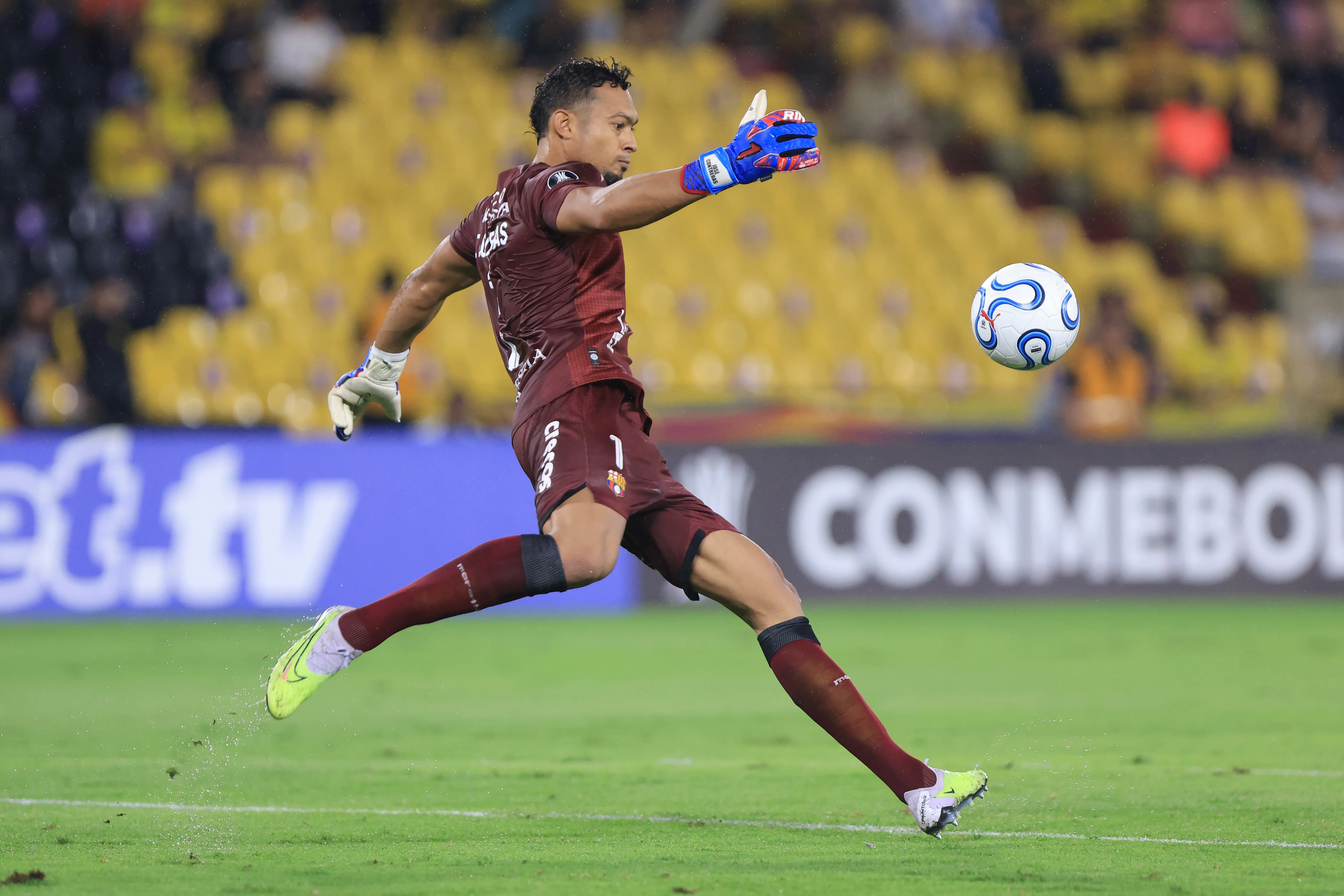 José Contreras, goleiro do Barcelona Sporting Club. (Photo by Franklin Jacome/Getty Images)