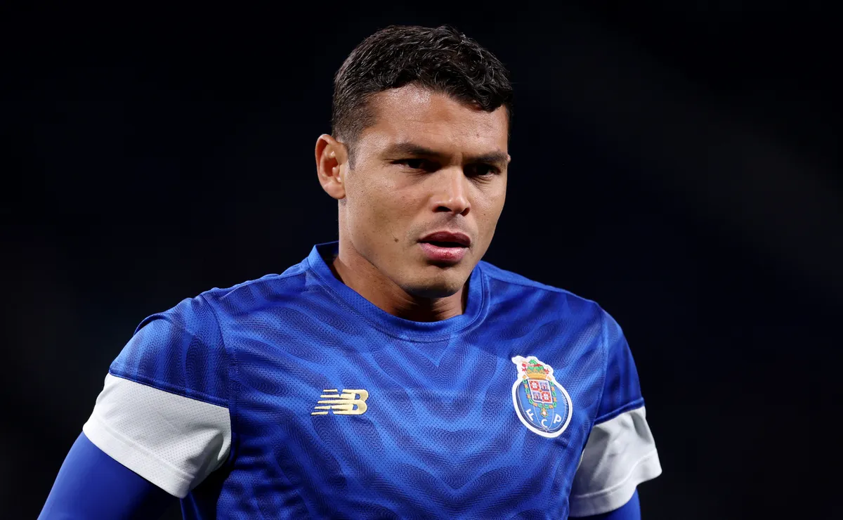 Thiago Silva entra no radar do Inter e diretoria consulta situação do zagueiro após saída do Porto