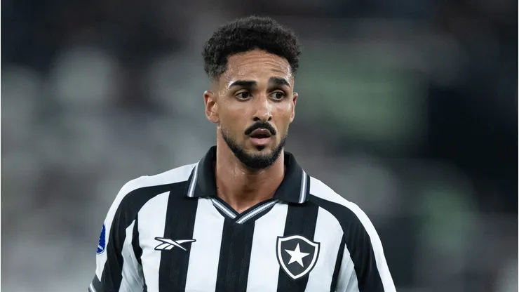 Chris Ramos, atacante do Botafogo - Foto: Jorge Rodrigues/AGIF