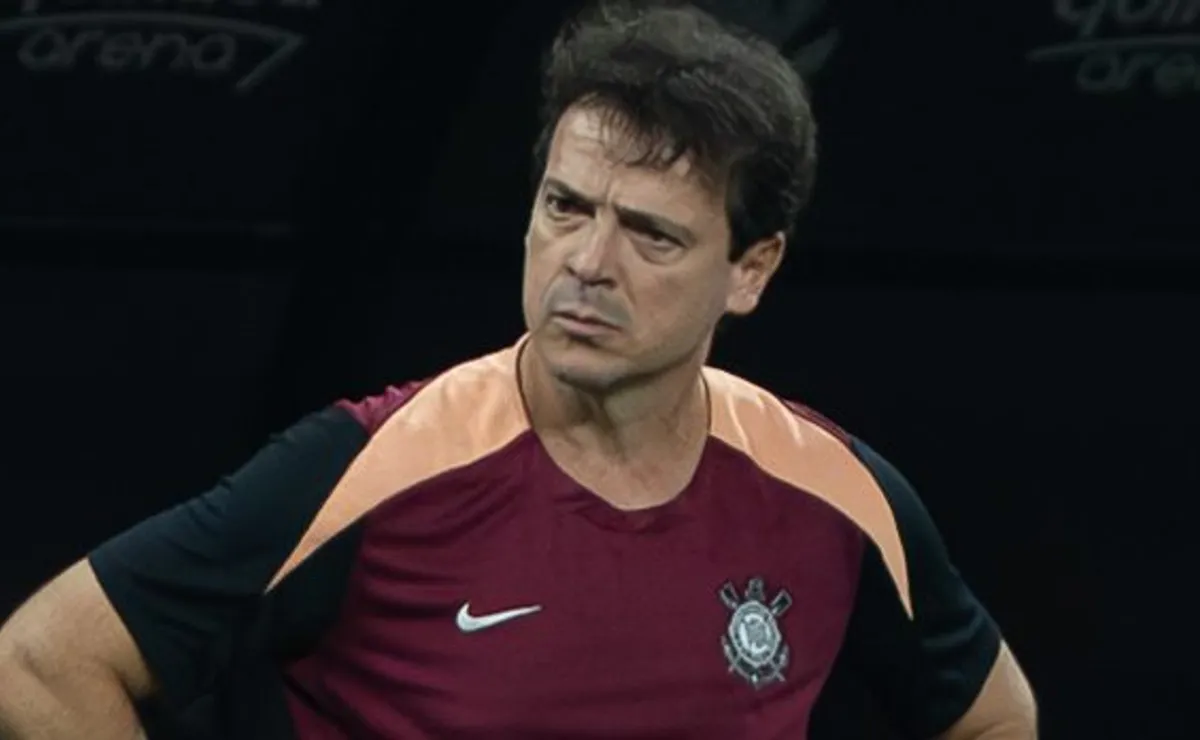 Diniz assume erro na Libertadores e desabafa após derrota do Corinthians