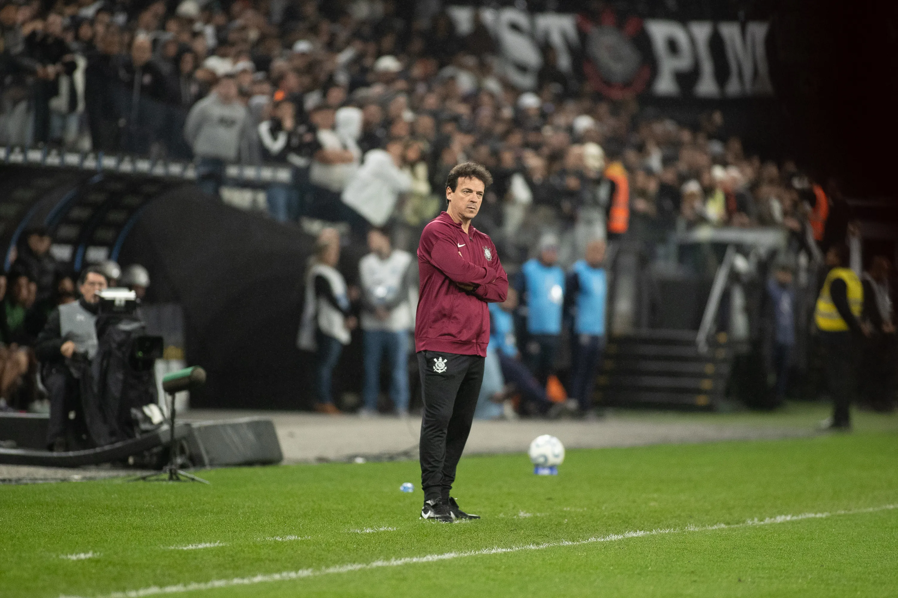 Fernando Diniz tdurante partida contra o Platense. Foto: Jefferson José/RP FOTOPRESS/AGIF