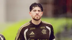 Rossi goleiro do Flamengo durante treinamento no Ninho do Urubu