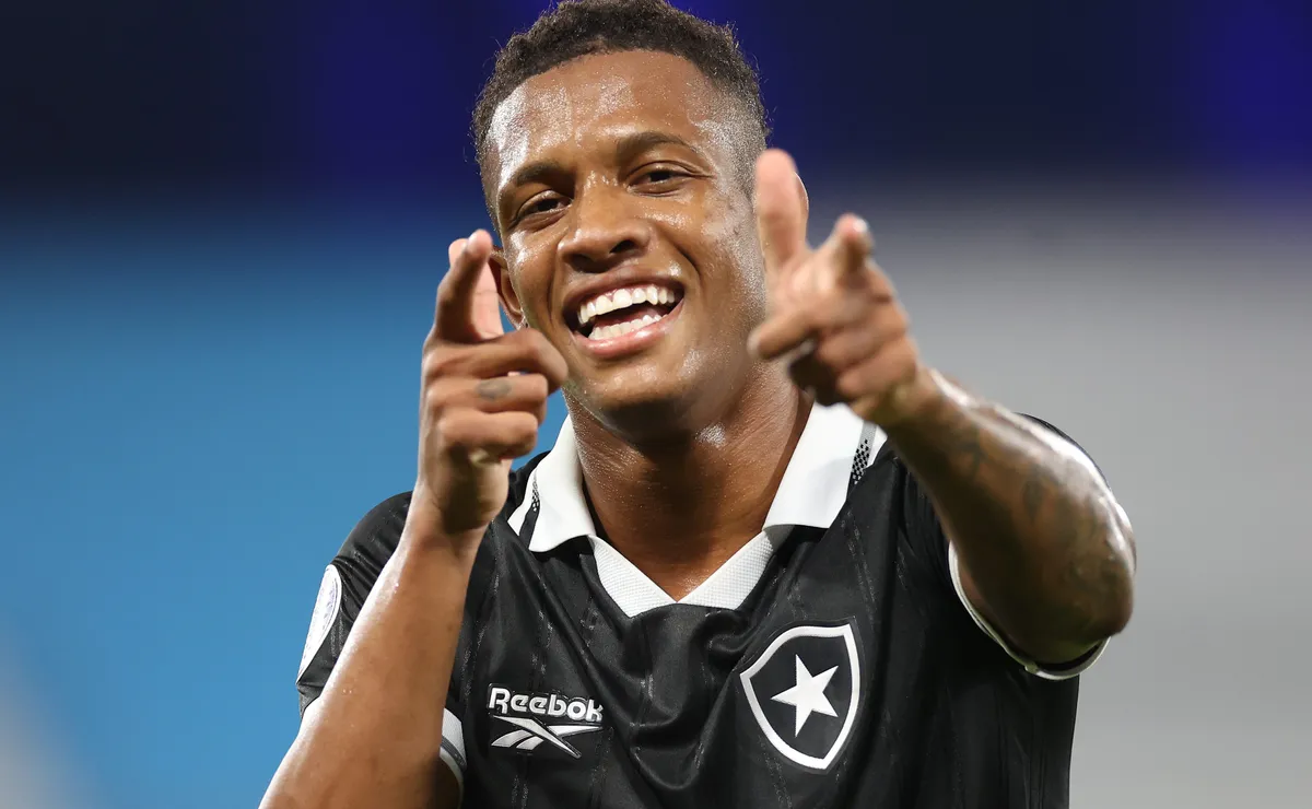 Franclim dá opinião sincera sobre Danilo após vitória do Botafogo na Sula