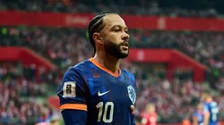Depay durante amistoso entre Polônia e Holanda