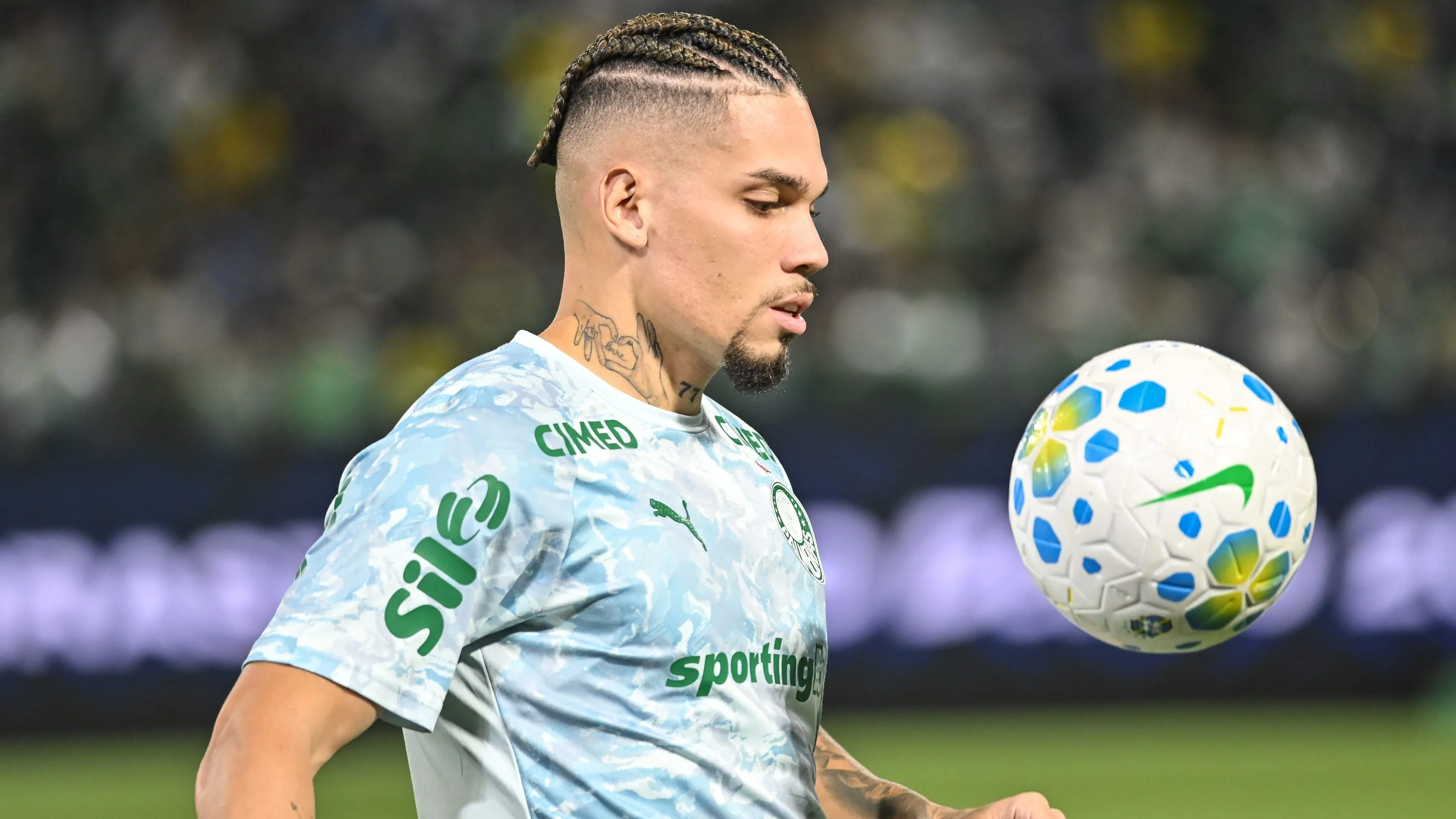Paulinho está confirmado no Palestra – Foto: Jota Erre/AGIF