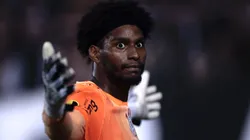 Hugo Souza não vive um bom momento.