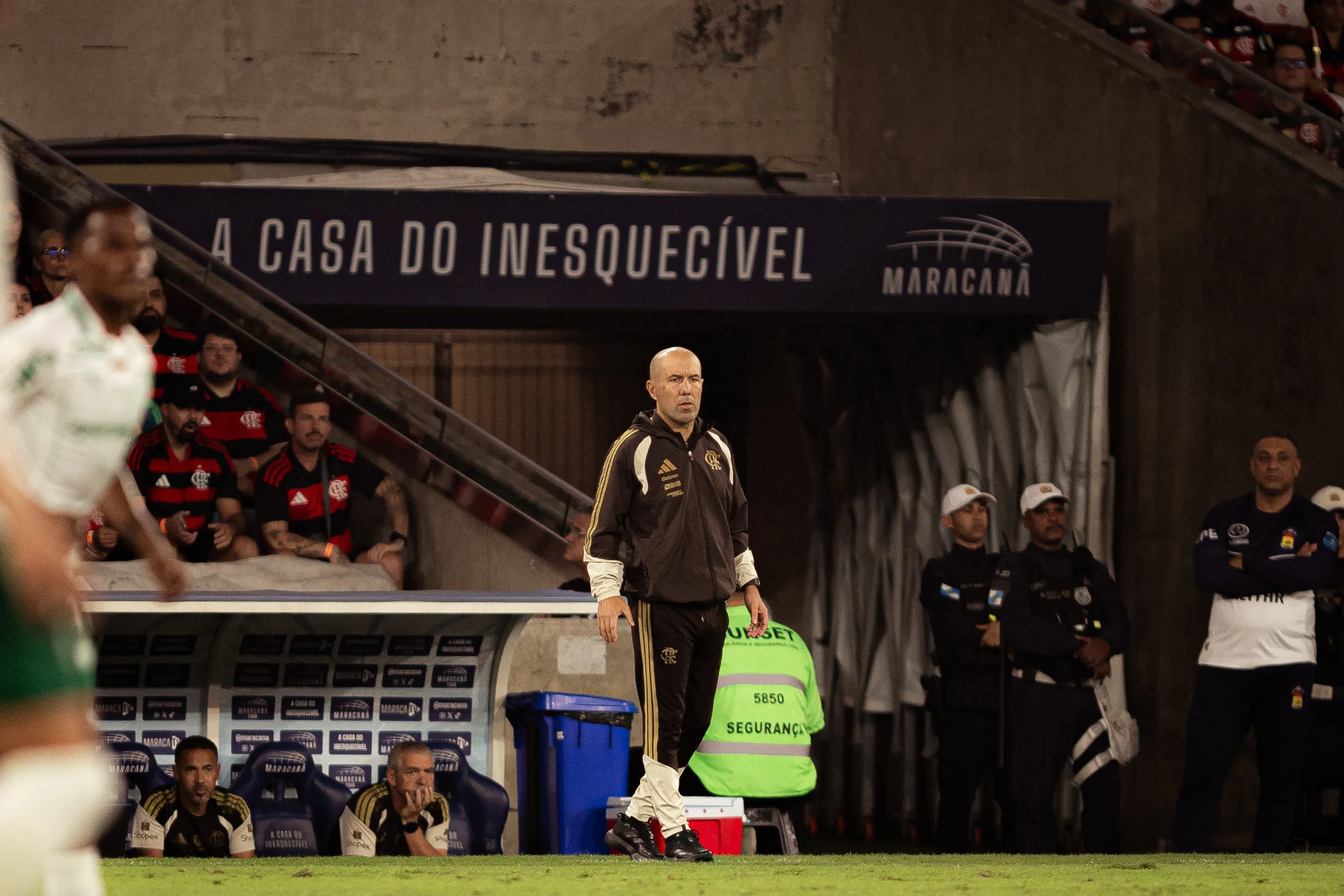RJ – RIO DE JANEIRO – 23/05/2026 – BRASILEIRO A 2026, FLAMENGO X PALMEIRAS – Leonardo Jardim tecnico do Flamengo durante partida contra o Palmeiras no estadio Maracana pelo campeonato Brasileiro A 2026. Foto: Isabela Azine/AGIF