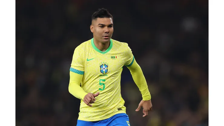 Casemiro em ação com a camisa da Seleção Brasileira.