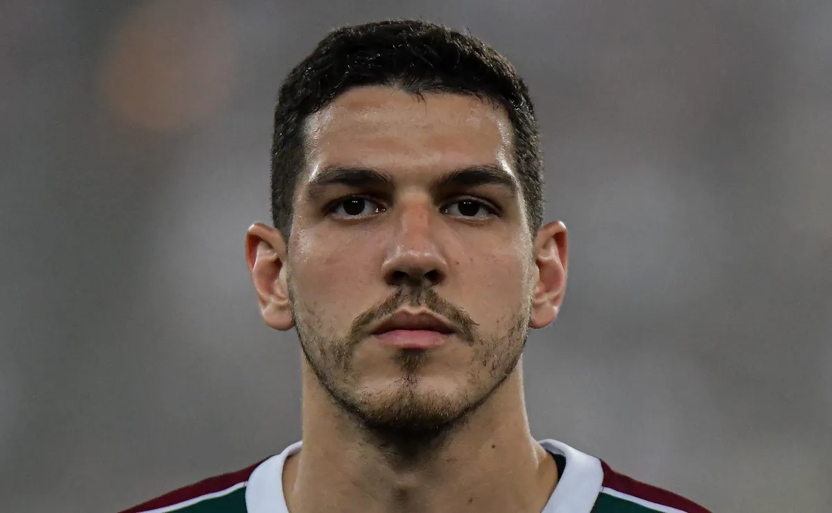 Palmeiras insiste por Nino e prepara investida final para tentar fechar com o zagueiro
