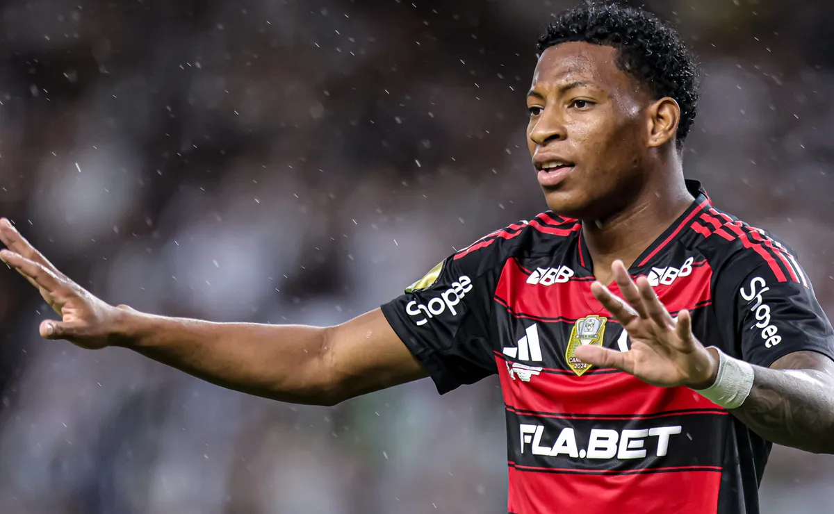 Moradores do Alphaville fazem queixa contra Gonzalo Plata, do Flamengo