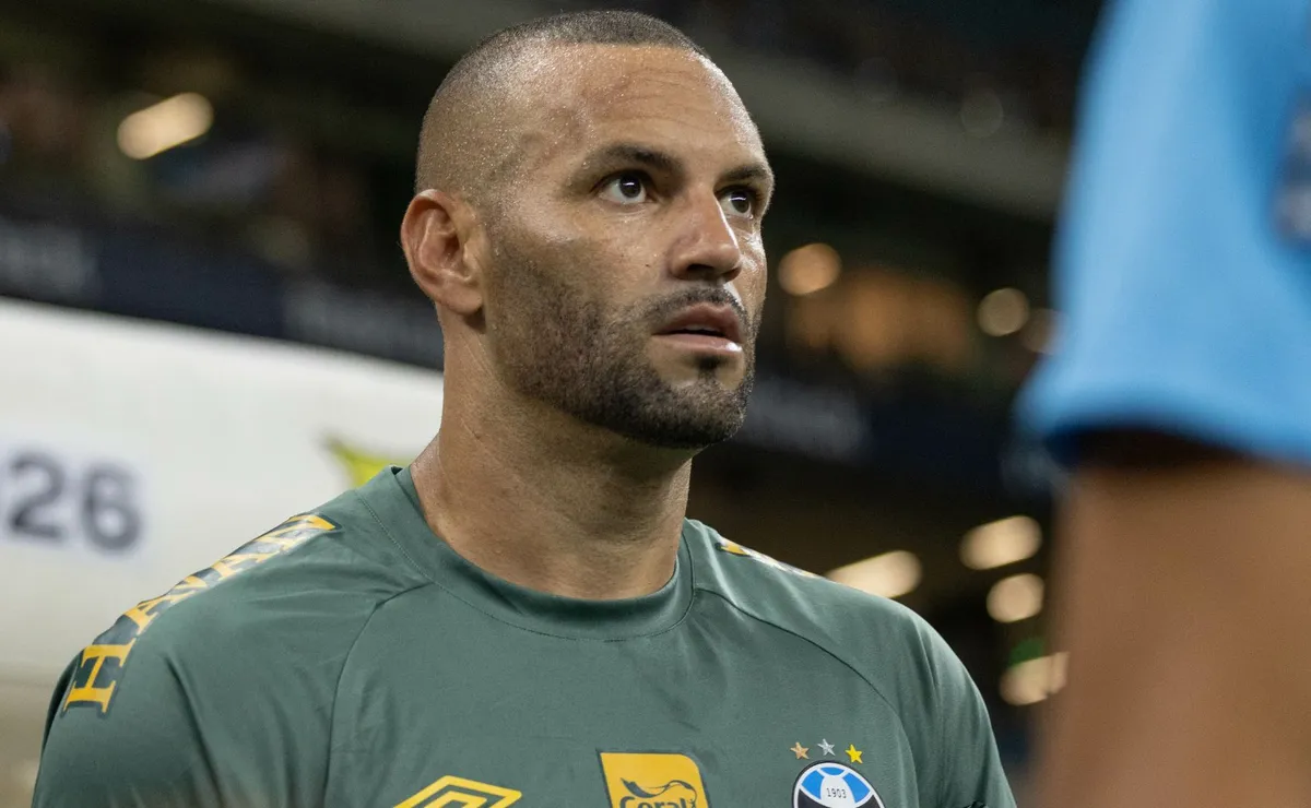 Weverton comenta pressão e reforça disputa no gol da Seleção: “se adaptar”