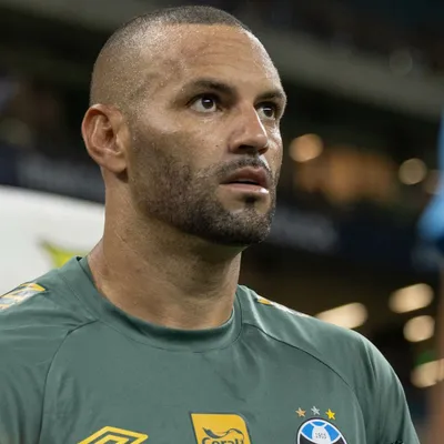 Weverton comenta concorrência e pressão antes da Copa do Mundo