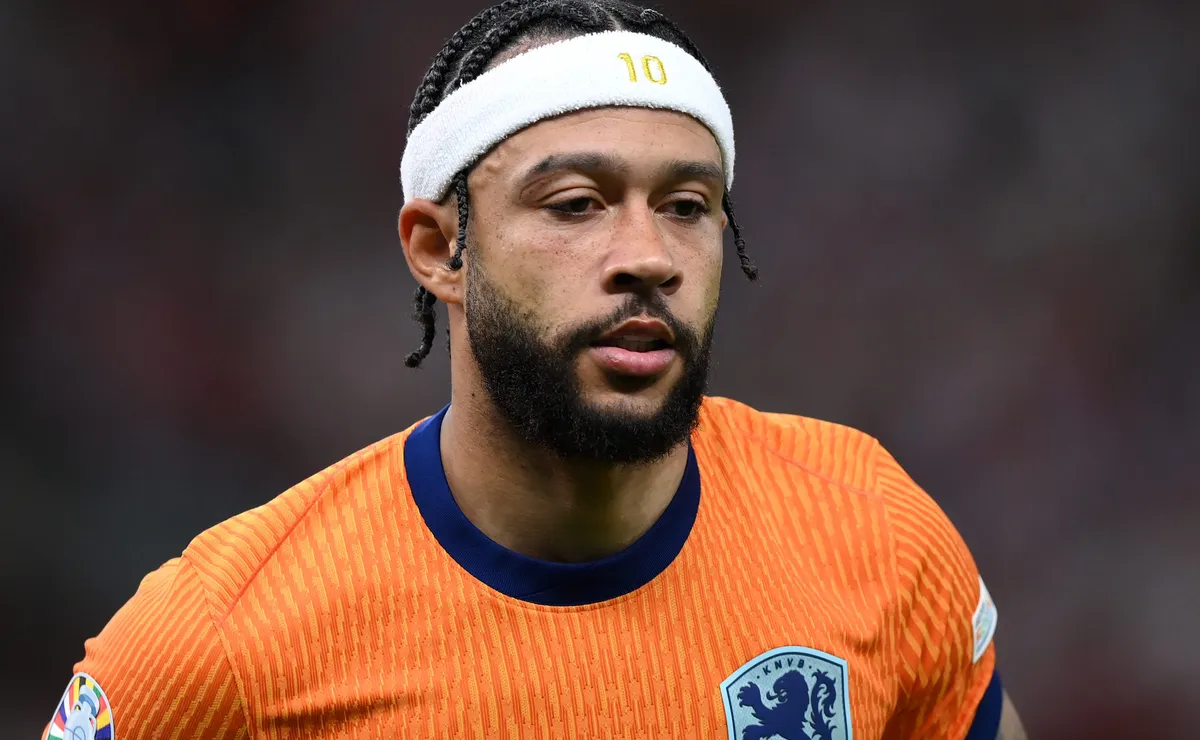 Memphis Depay se manifesta pela 1ª vez após ser convocado para a Copa