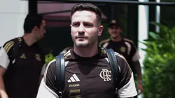 Saul jogador do Flamengo durante viagem com a delegação