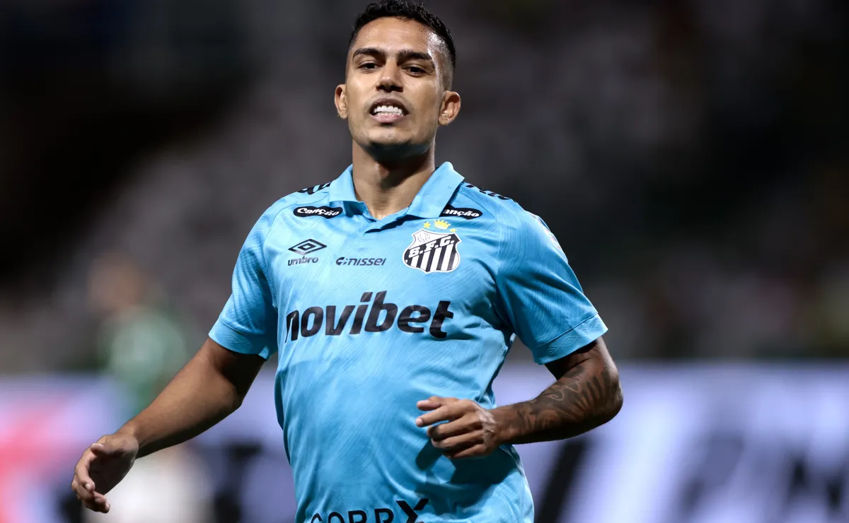Destaque do Santos, Igor Vinícius é o lateral da Série A com mais assistências em 2026