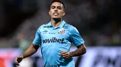 Igor Vinicius jogador do Santos durante partida contra o Palmeiras no estadio Arena Allianz Parque pelo campeonato Brasileiro A 2026. Foto: Marcello Zambrana/AGIF