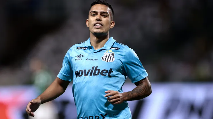 Igor Vinicius jogador do Santos durante partida contra o Palmeiras no estadio Arena Allianz Parque pelo campeonato Brasileiro A 2026. Foto: Marcello Zambrana/AGIF
