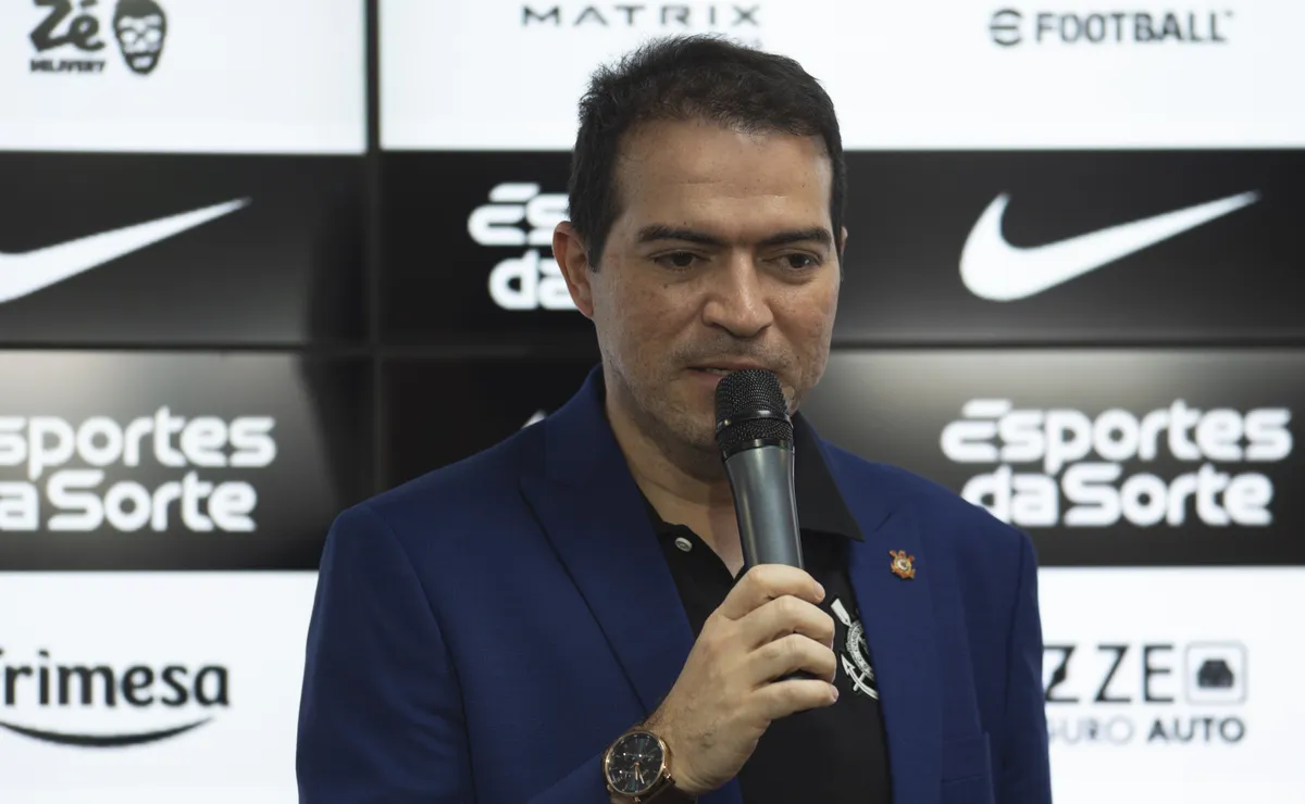 Corinthians prioriza camisa 9 e evita pagar taxas por reforços