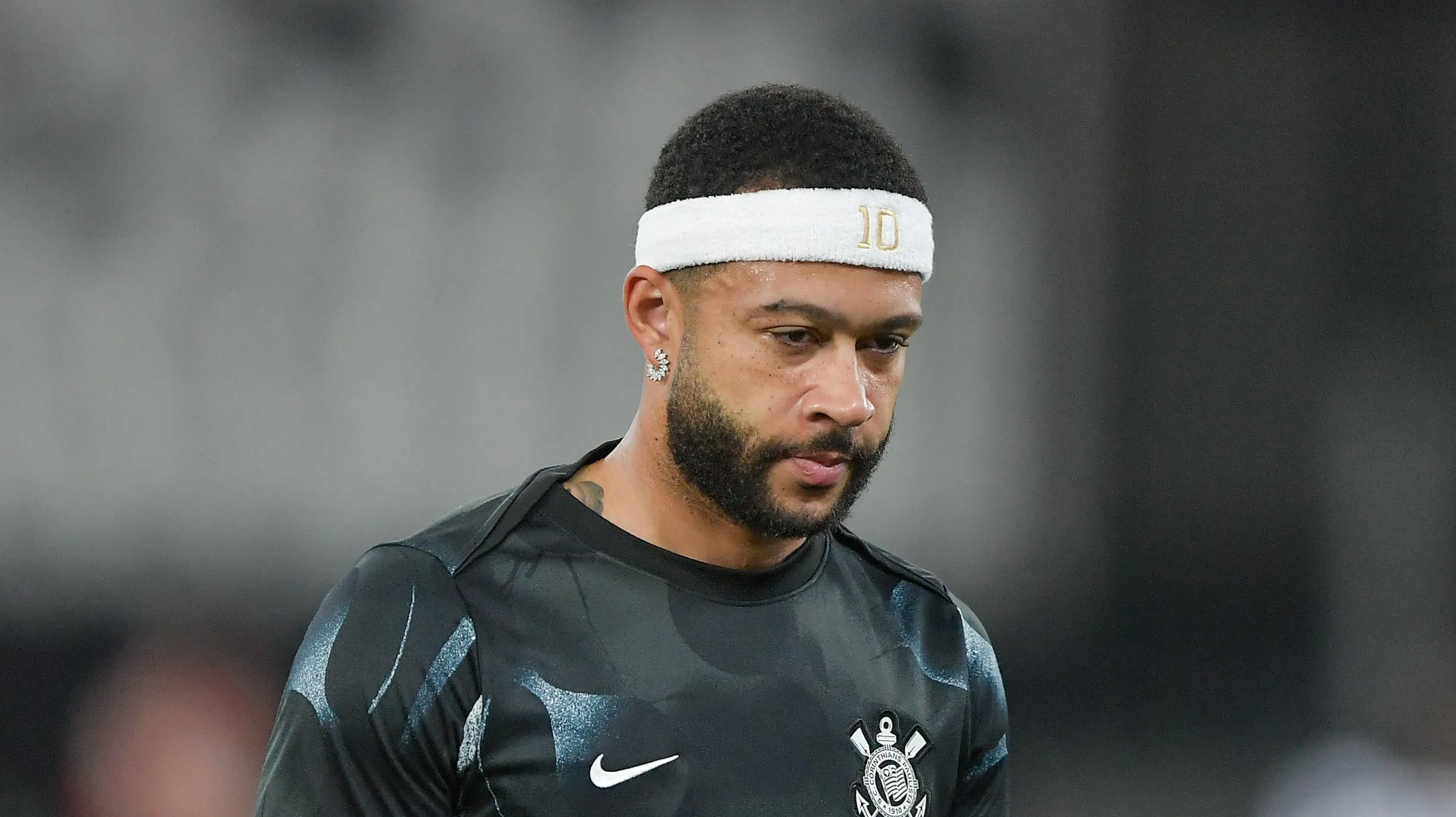 Foto: Thiago Ribeiro/AGIF – Depay vai permanecer no Alvinegro.